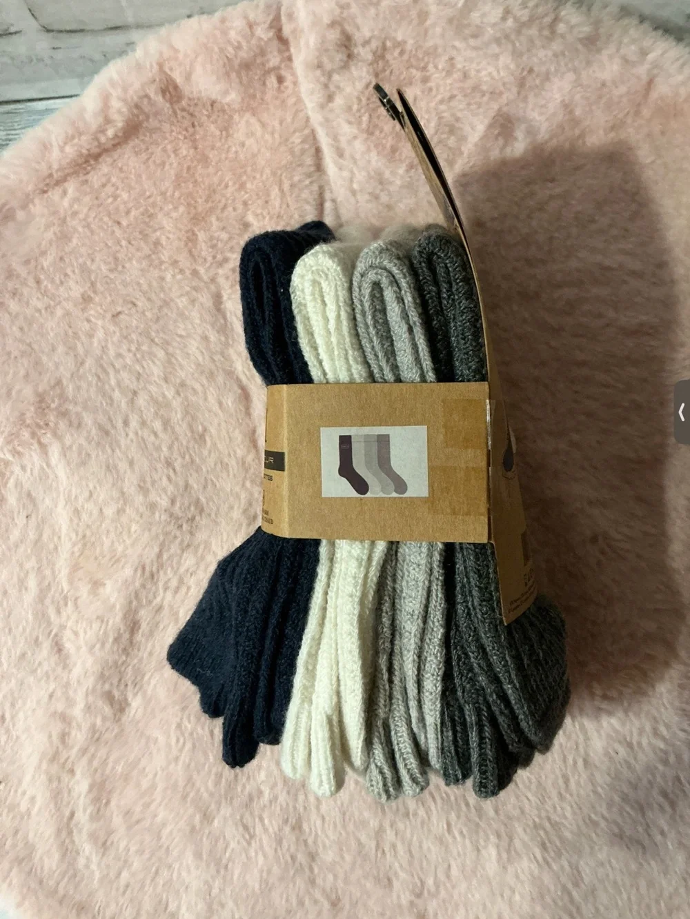 BORN OUTDOORS 4Pk. Women’s Size 4-10 Textured Crew Boot Socks